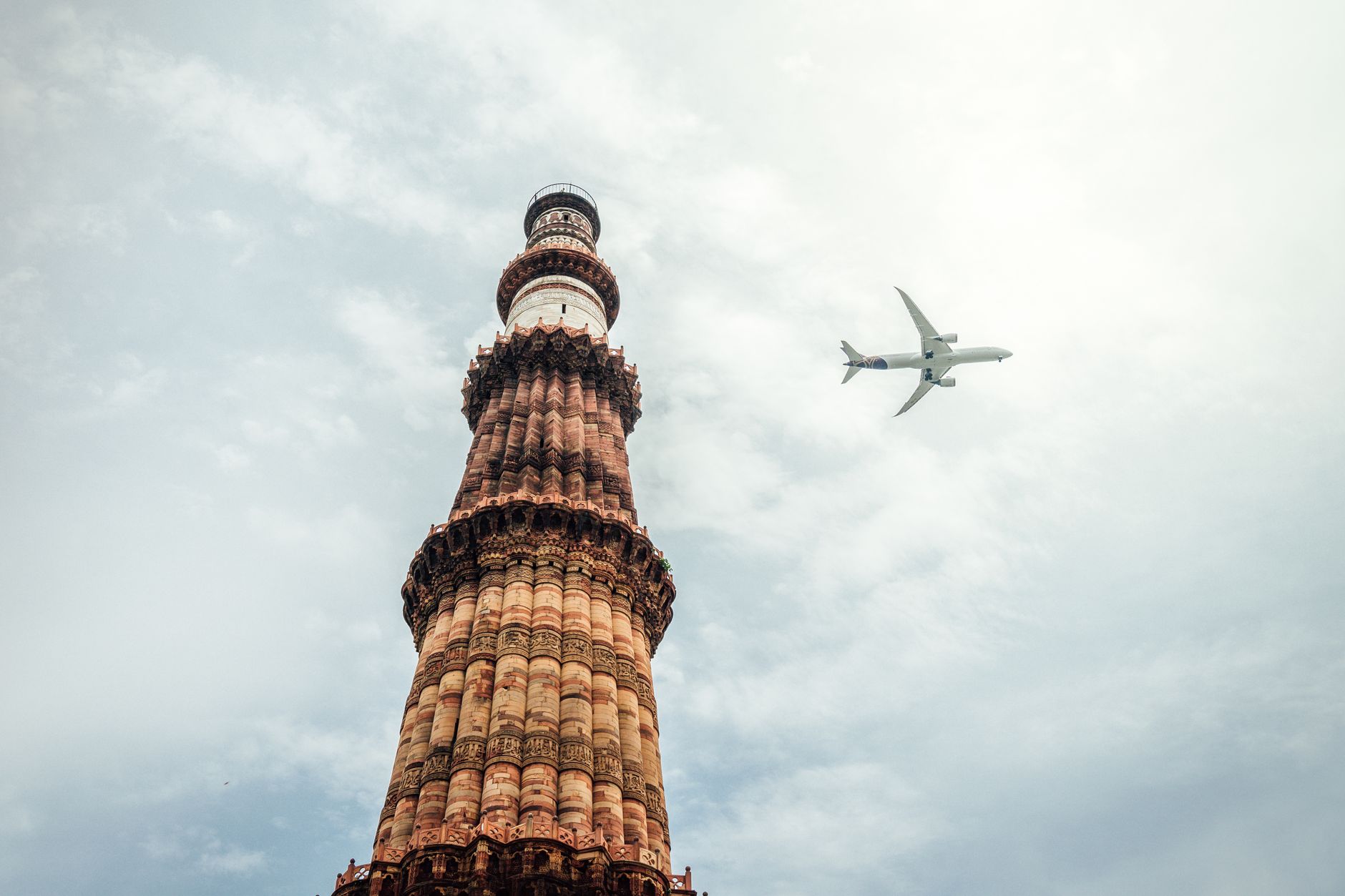 Guangzhou New Delhi flights