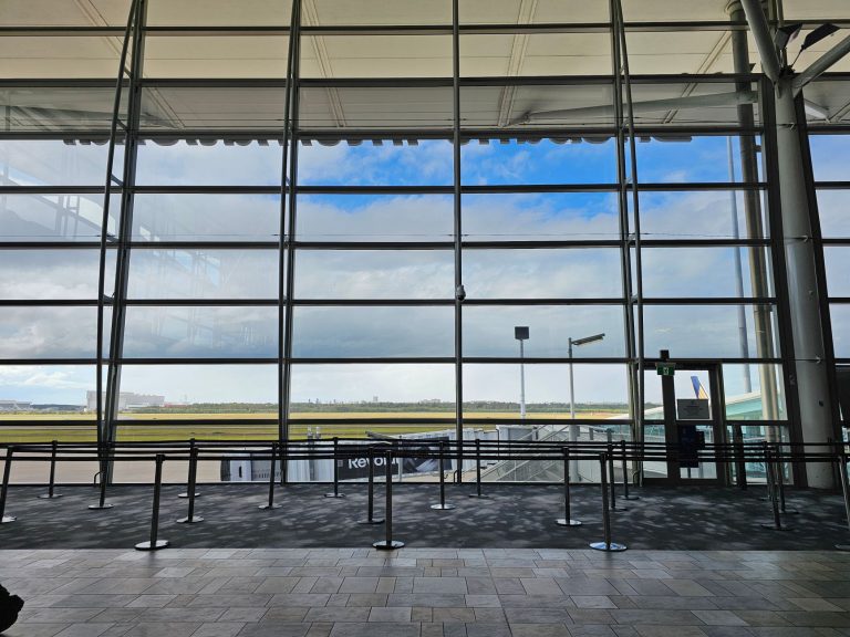 HSIA third terminal opening