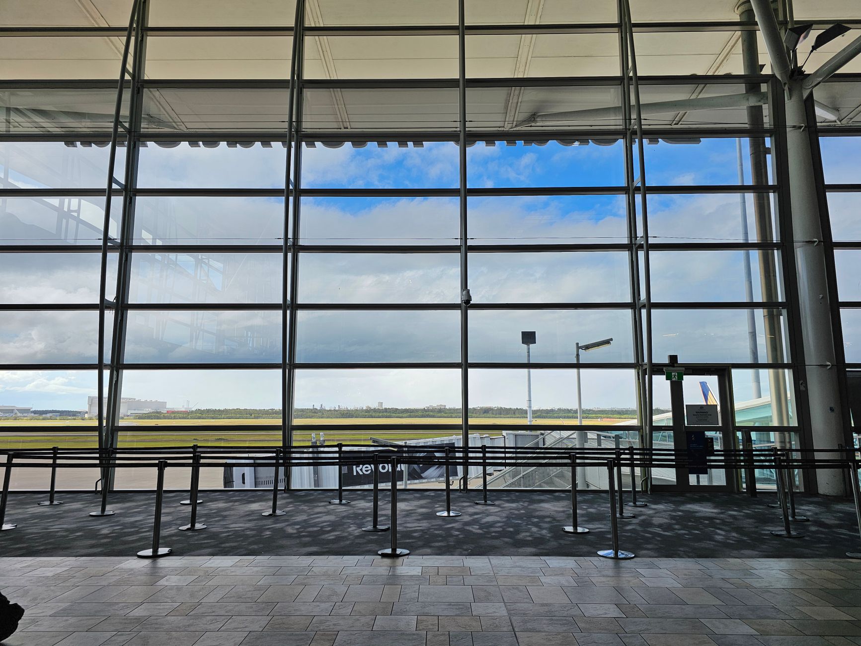 HSIA third terminal opening